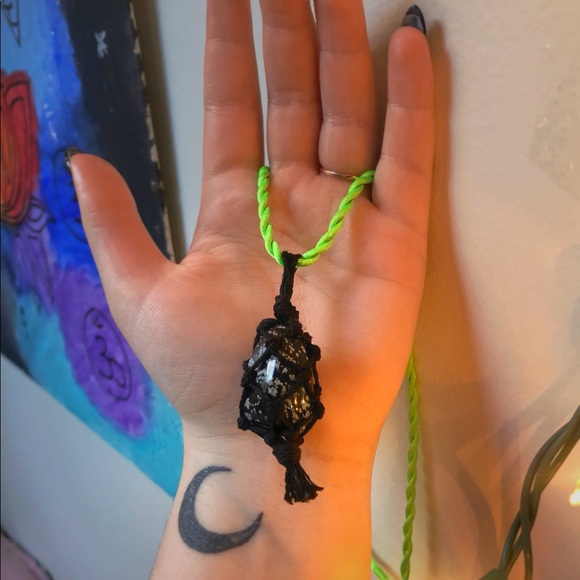 Snowflake Obsidian Macrame Crystal Necklace - Picture 3 of 6